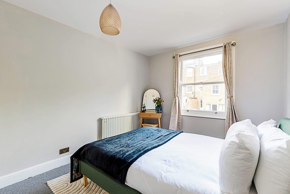 Lovely Bishops Park Flat
