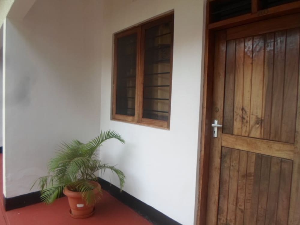 Tarn Hut Resort