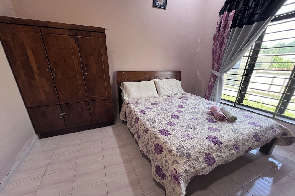 Nurbayu Villa (3 and 4 bedroom Villa) Kemaman