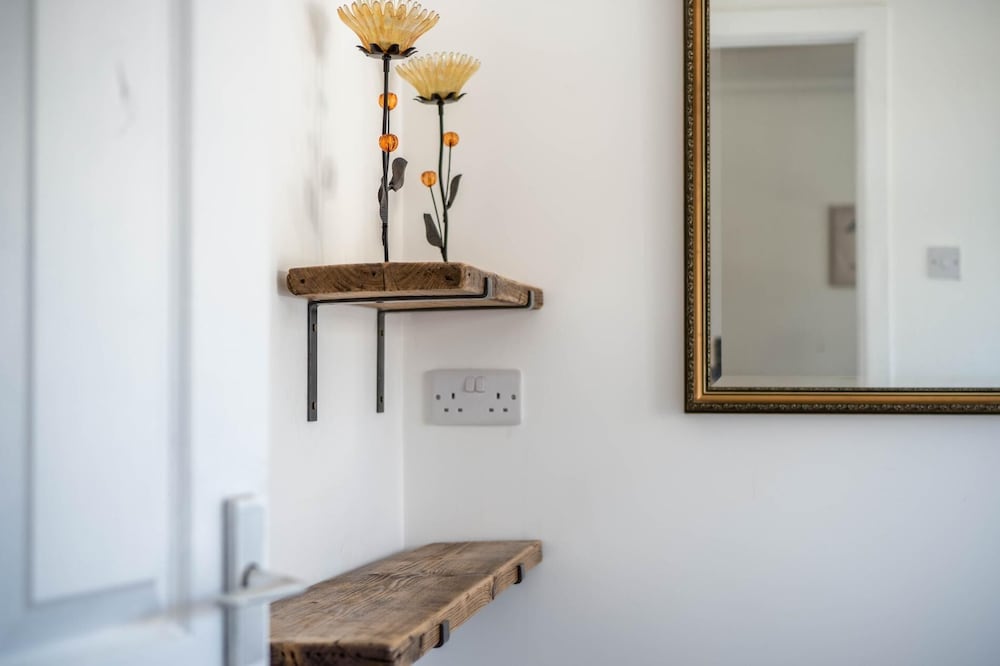 Cosy Cottage - 2 Bedroom Cottage - Mumbles