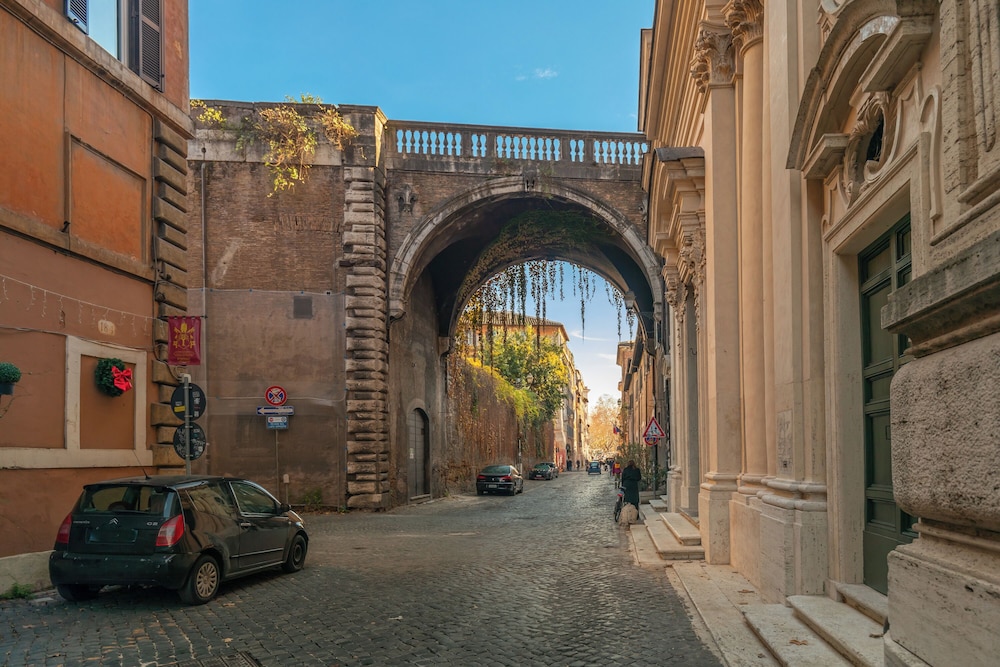 Via Giulia Apartments