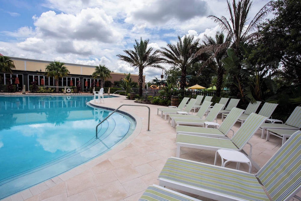 Cozy 3Bd W/ Free Waterpark @ Enclaves At Festival 713 - Image 3