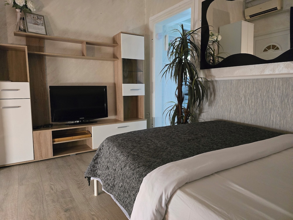 Angelina Apartment 02