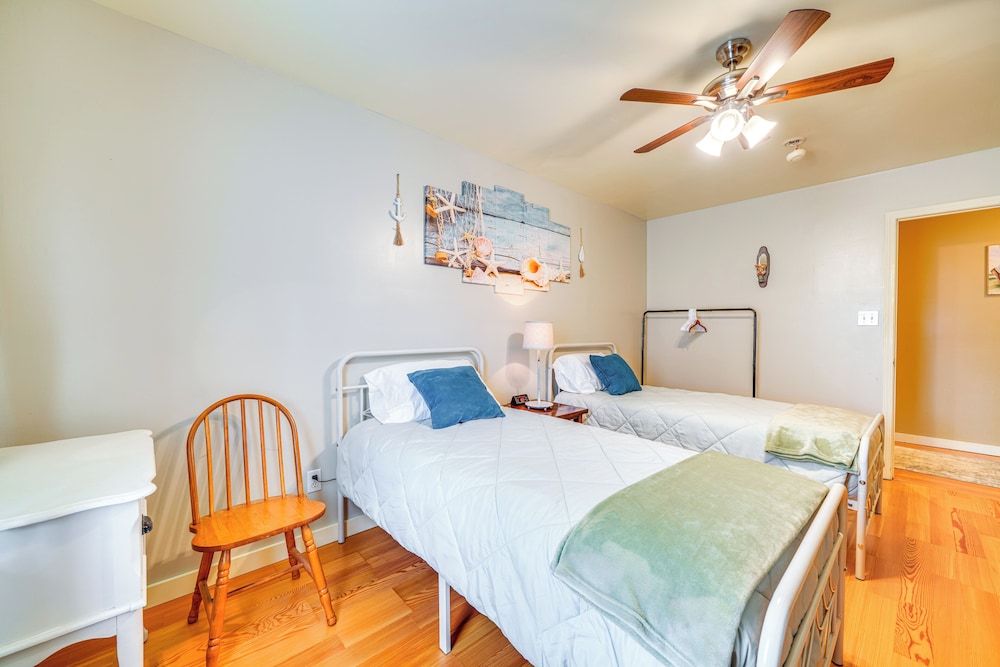 14 Mi to Dtwn Louisville: Holiday Vacation Home!