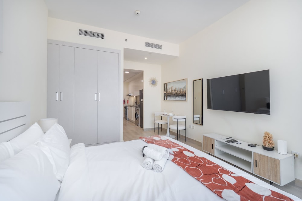 An Extraordinary Studio in Jumeirah Village Circle