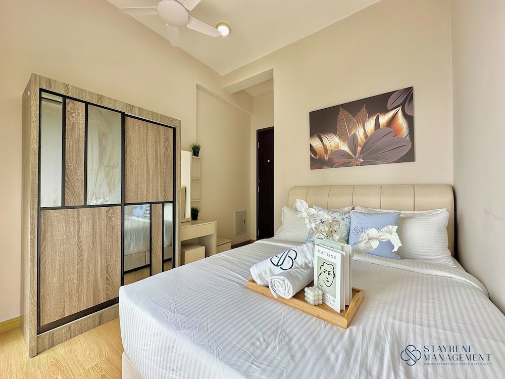 Country Garden Danga Bay Sea View Homestay by Stayrene