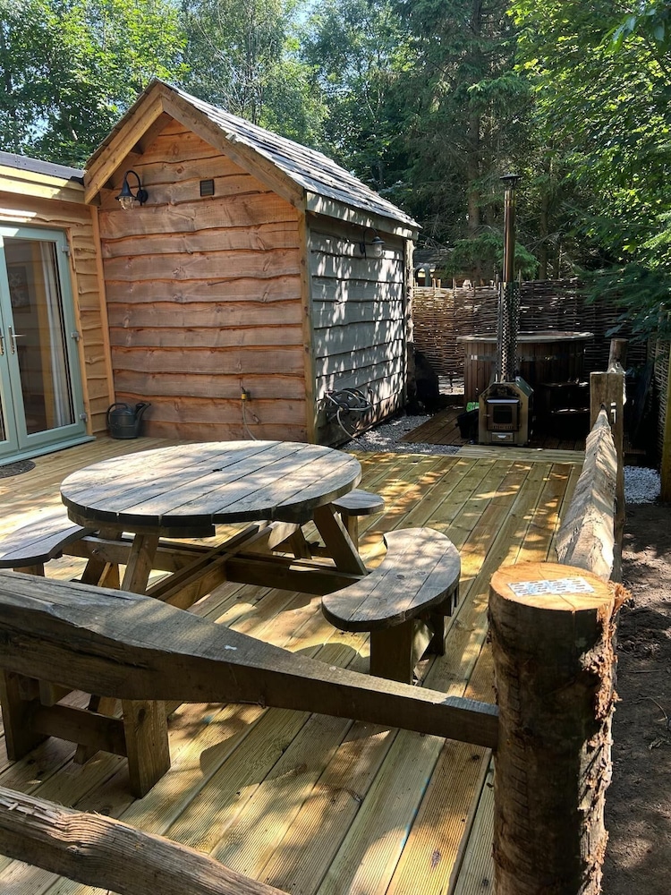 Hayne Barn Estate - Private Estate : 6 Eco Lodges - 1 Studio