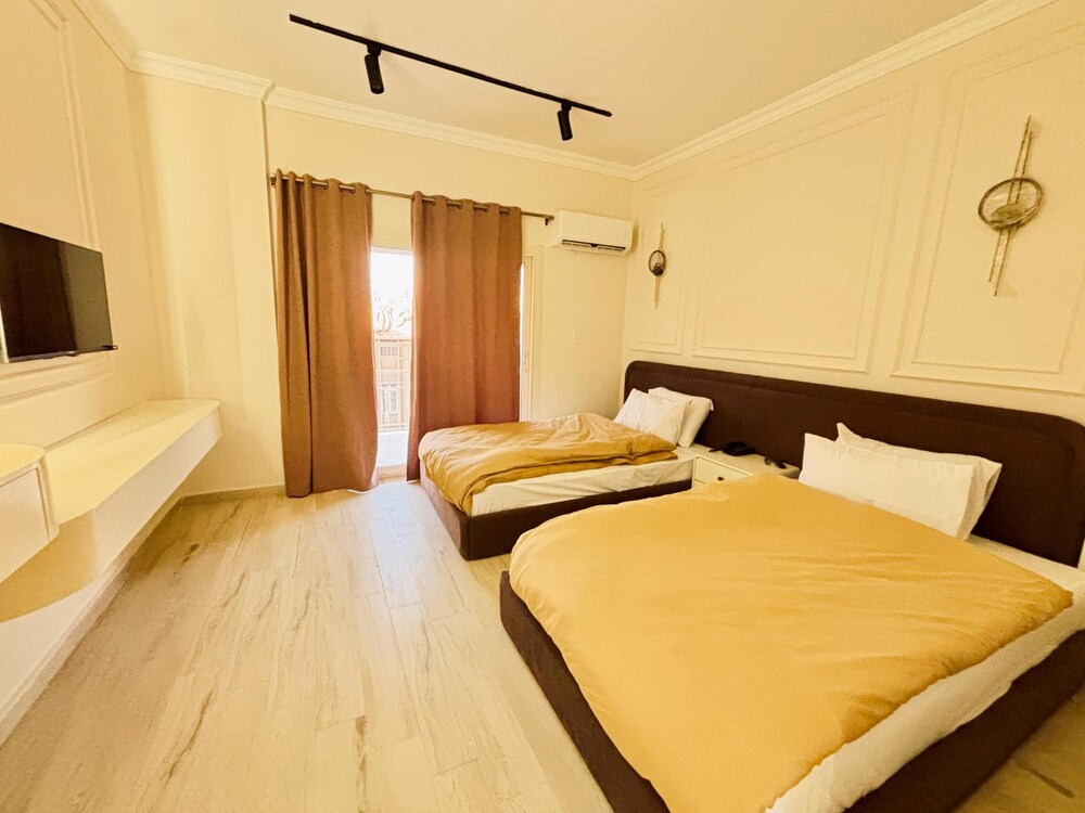 Calma Hotel