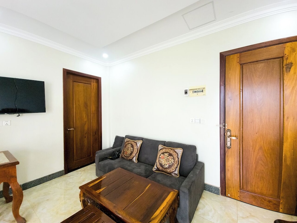 Sat Chamroeun Residence