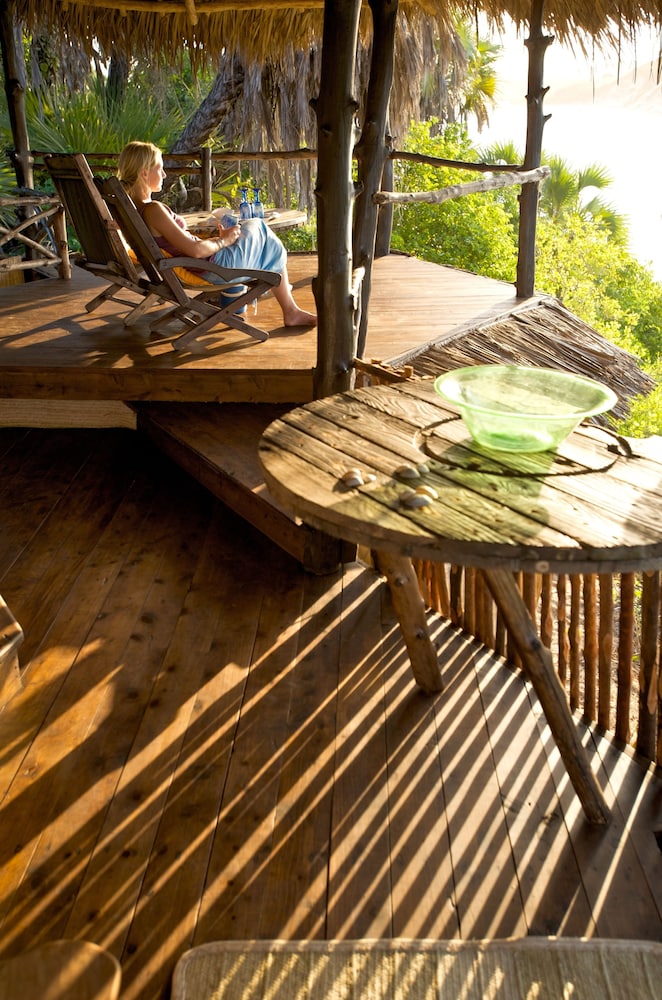 H12 Delta Dunes Lodge