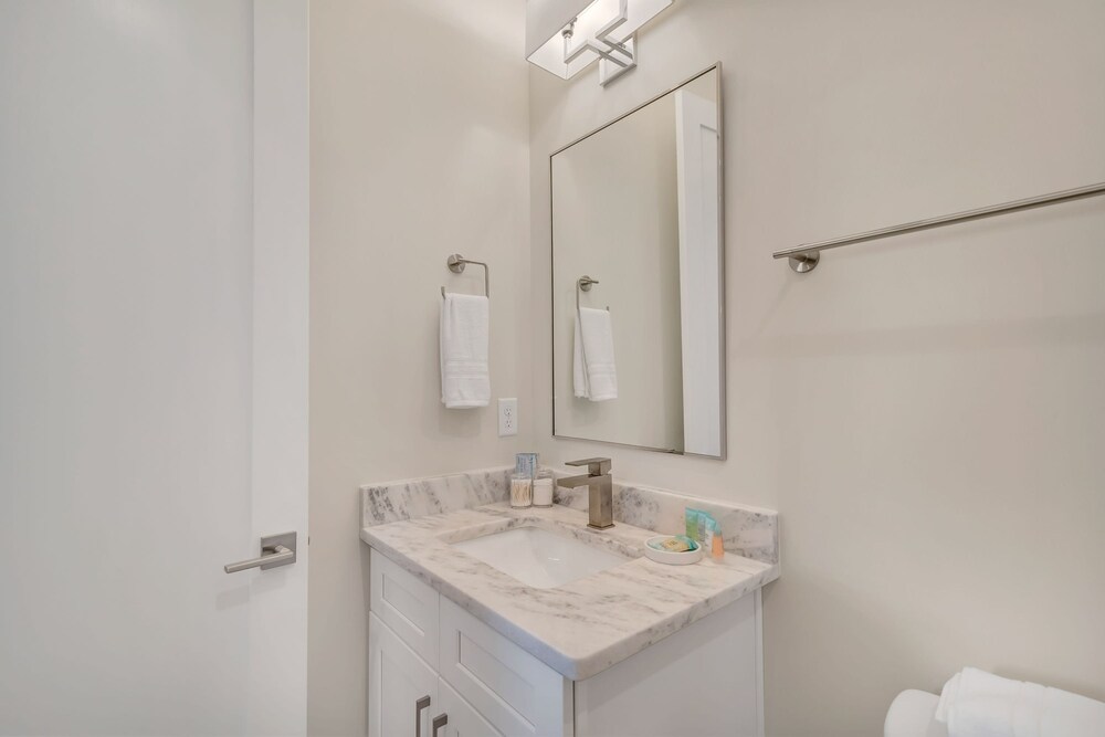 Azure Horizon Beachfront Charm in Gulf Shores