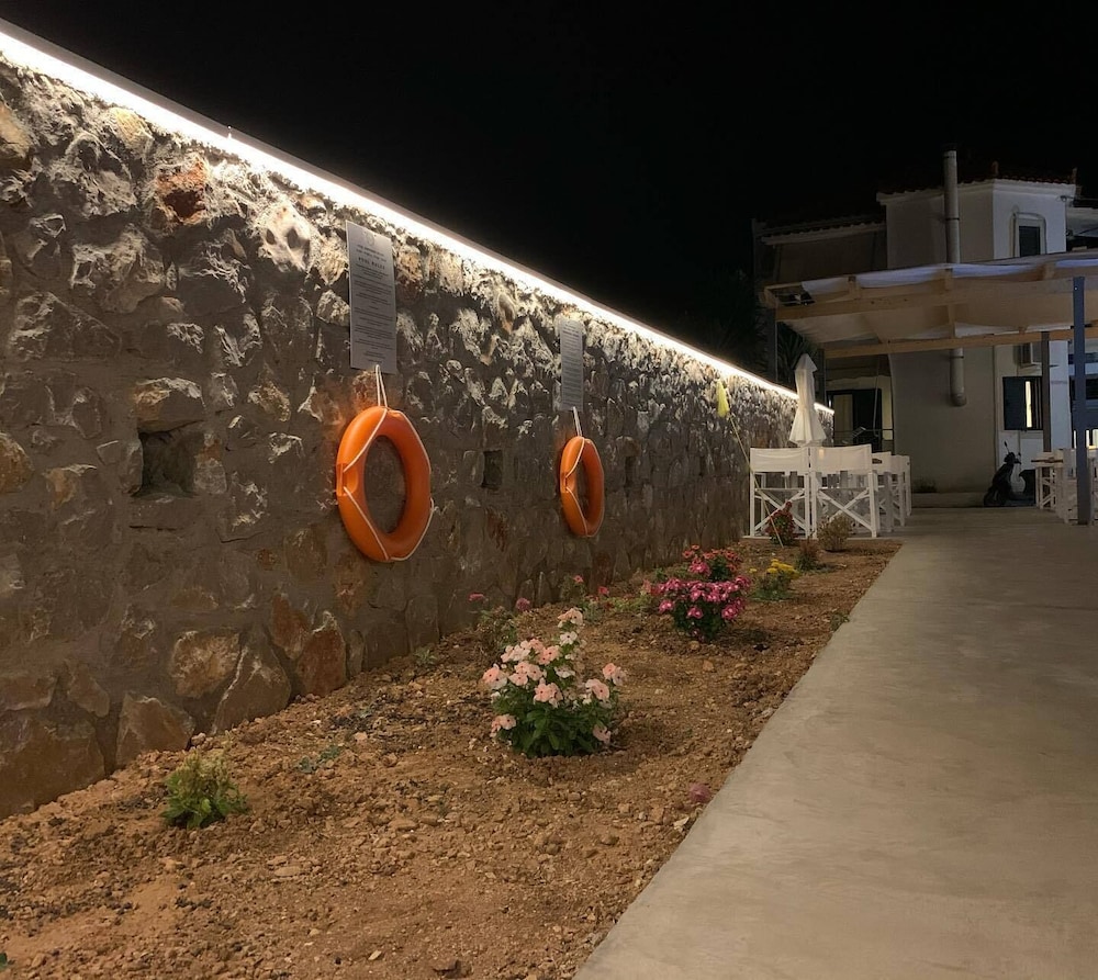 Koukounari Apartments