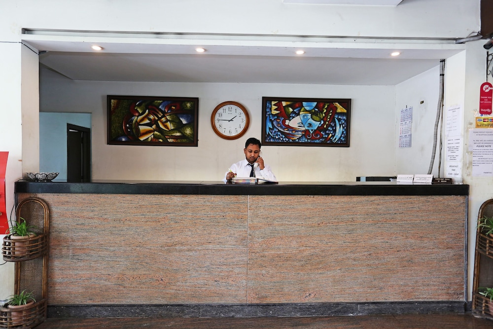 Lobby & Reception