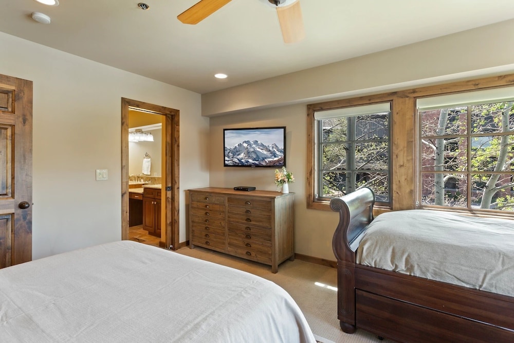 Stag Lodge at Deer Valley Resort - Three Bedroom Residence with Spa #13 3 Condo