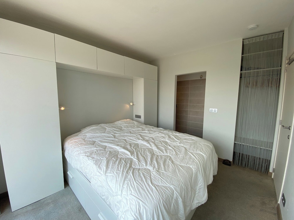 Apartment in Nieuwpoort-bad With Sea View