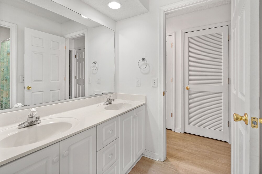 Shorehaven 16B by RedAwning
