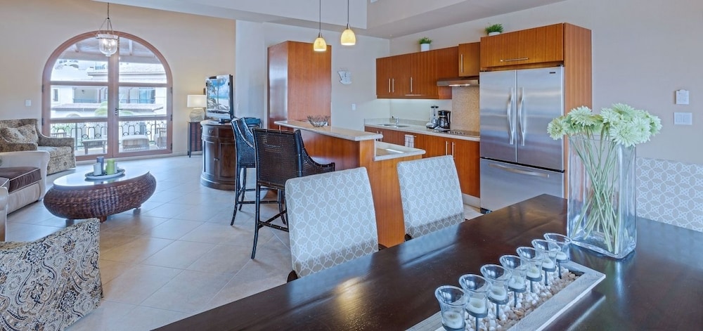 Condo Marina 360 view 5