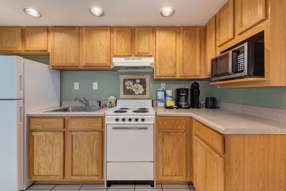 Colonial Crest Condo Unit #113