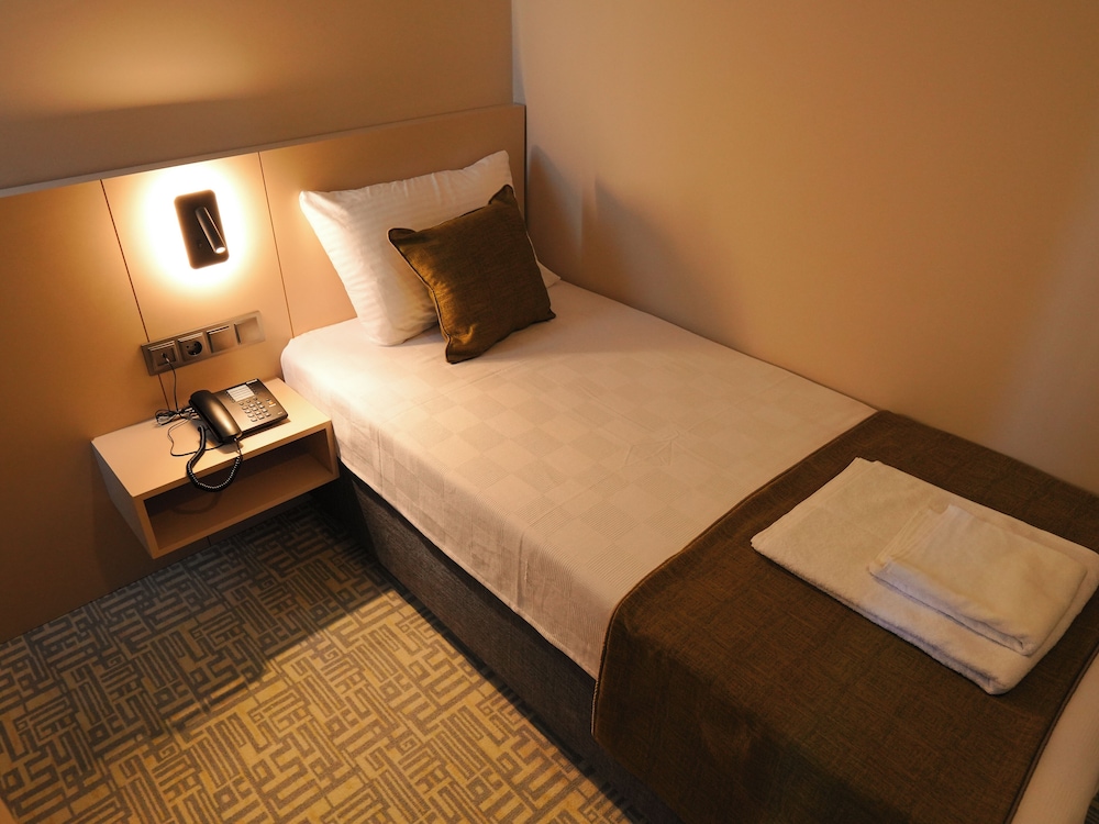 Bonnie City Hotel - Image 13