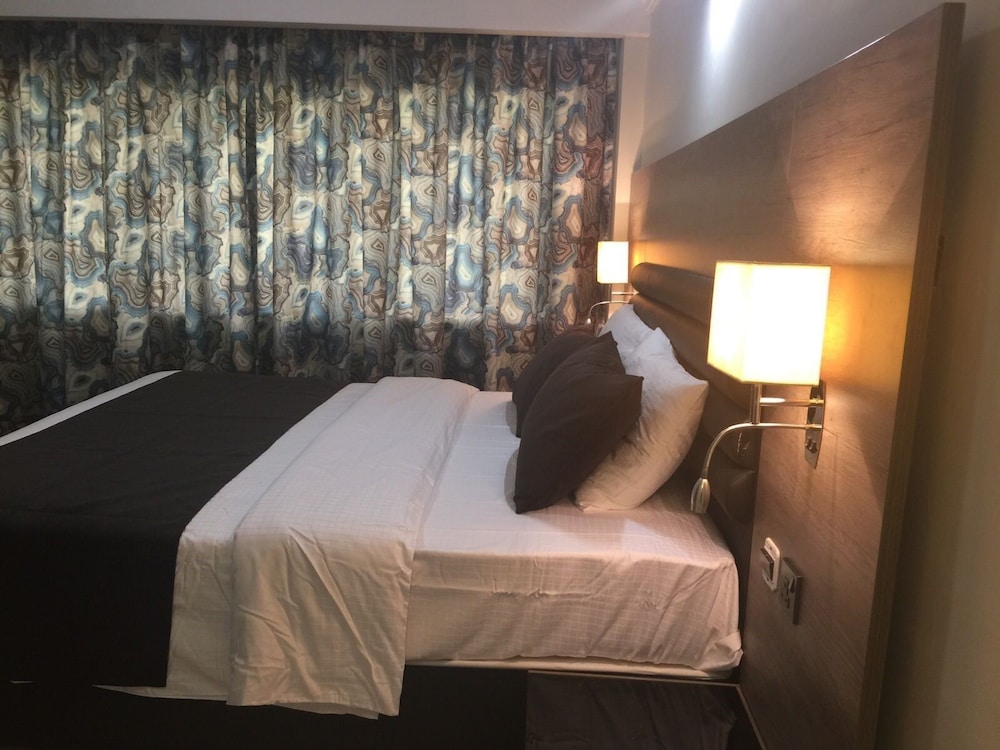 Hotel & Resort Golden Marina Yanbu فندق ومنتجع جولدن مارينا ينبع إدارة وتشغيل شركة منتجع المرسى الذهبي