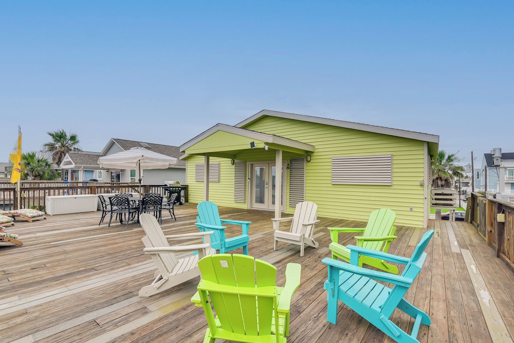 Private Dock & Kayaks: 'reel Fun in Sea Isle'