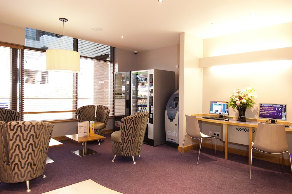 Premier Inn Sunbury - Kempton Park, photo 7