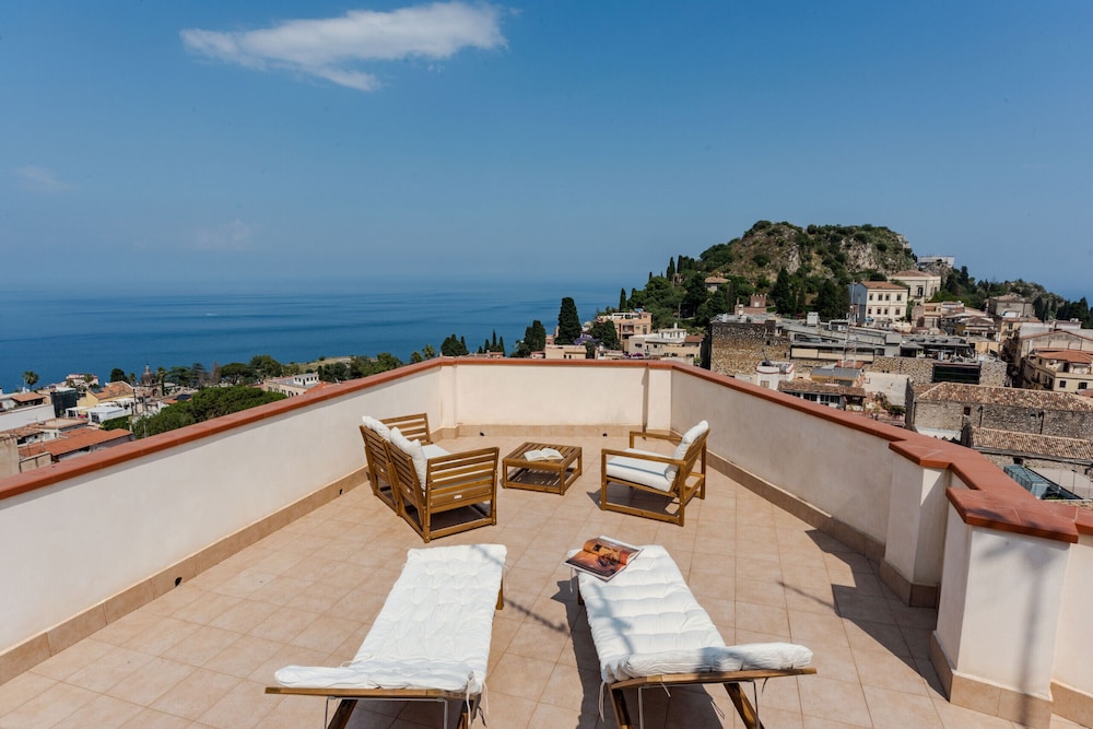 Giardino Degli Aranci With Terrace by Wonderful Italy