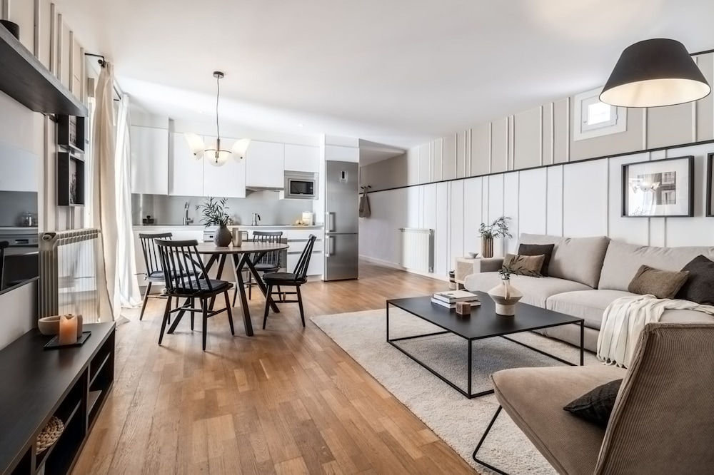 Oeste - 2 Bedrooms in Chueca