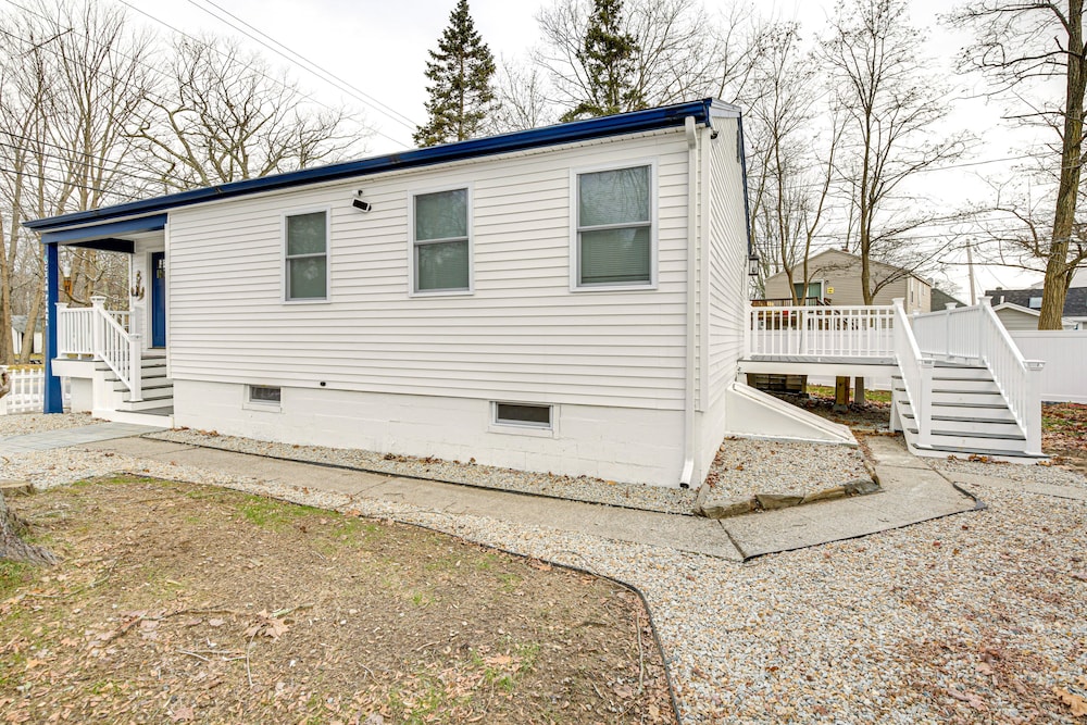 Old Orchard Beach Home: Steps to Beach & Pier! view 2
