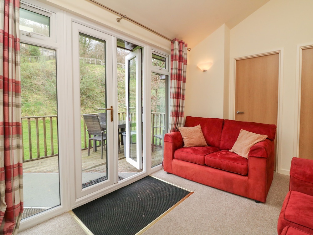 7 Manleigh Park