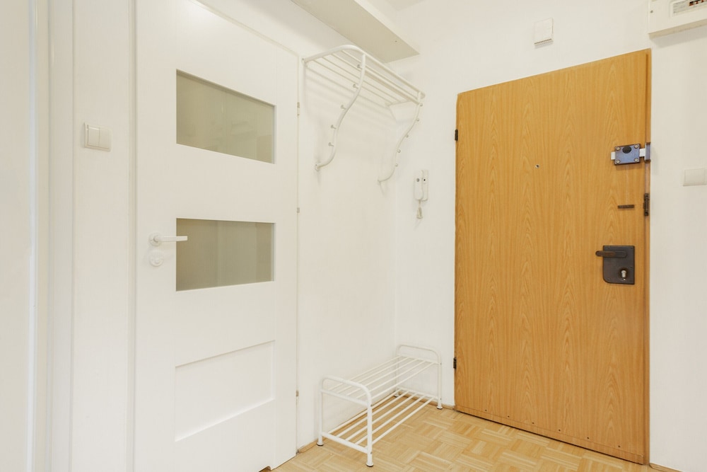 Apartment Kakowskiego Warsaw by Renters view 3