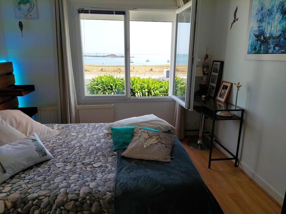 Apartment in Plouguerneau by Sandy Beach