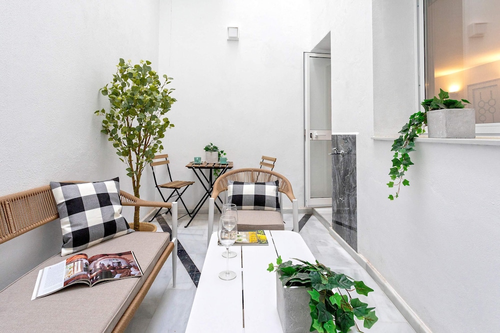 Luxury Apartment in Sevilla Center. Pajaritos III