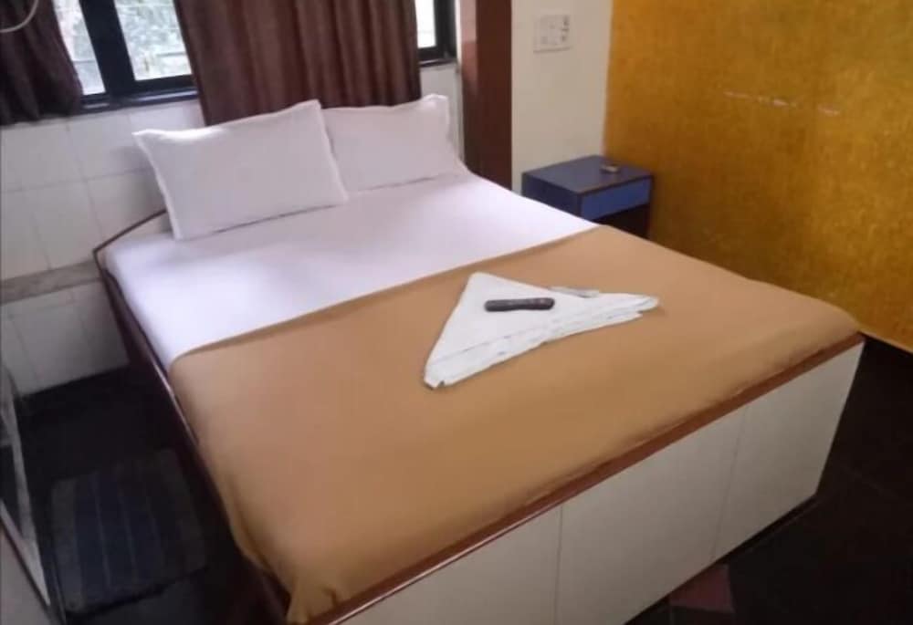 Mumbai Vacations - Summerland Guest House - Property Image 1