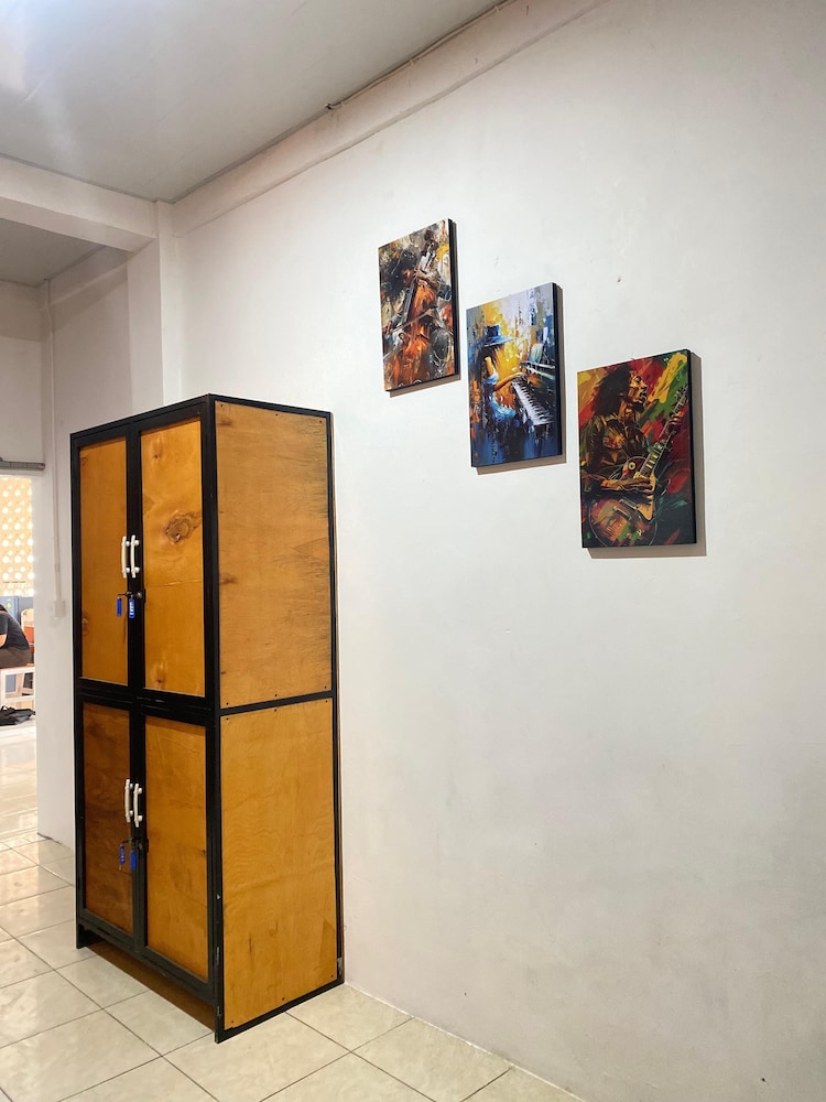 Fi Hostel Kuta