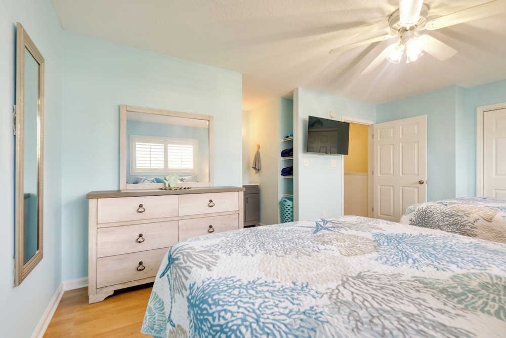 Golf Getaway w/ Pool Access: Little River Home!
