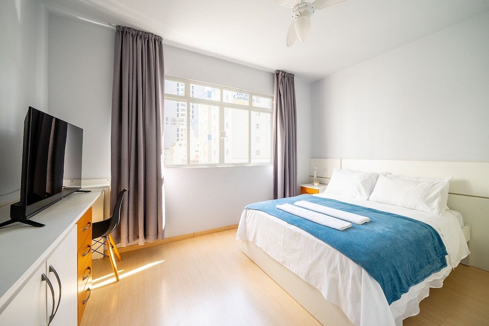 Well Equipped apt in BC Center 300m fr/ sea Ecp055
