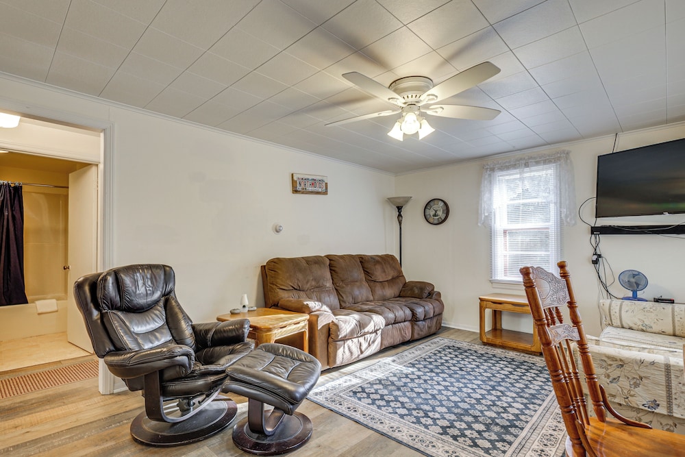 Year-round Chain of Lakes Retreat! Northwoods Home