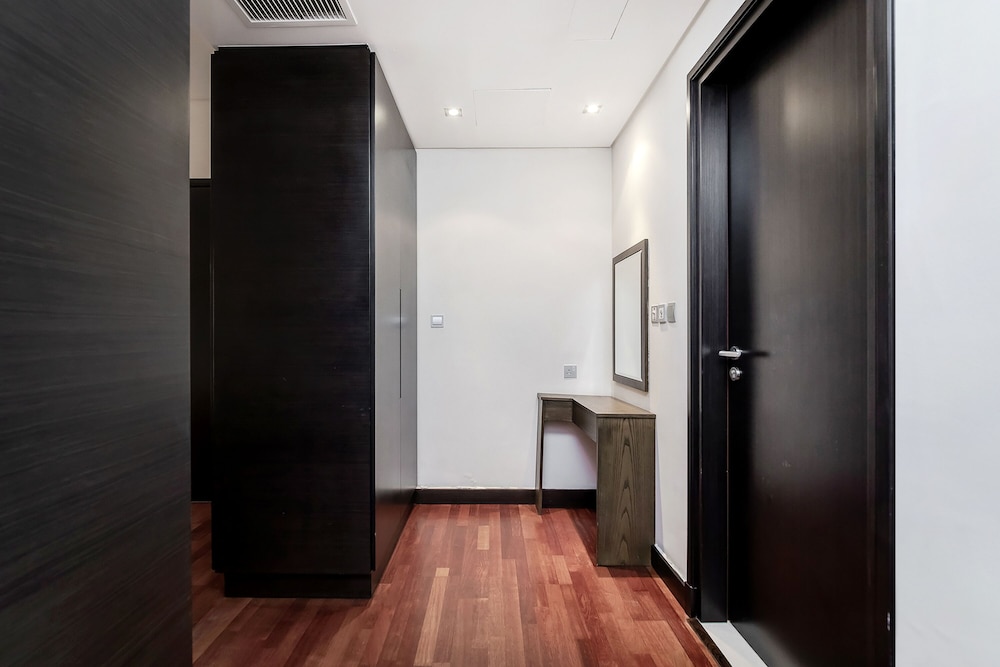 Exotic Apartments at Royal Amwaj