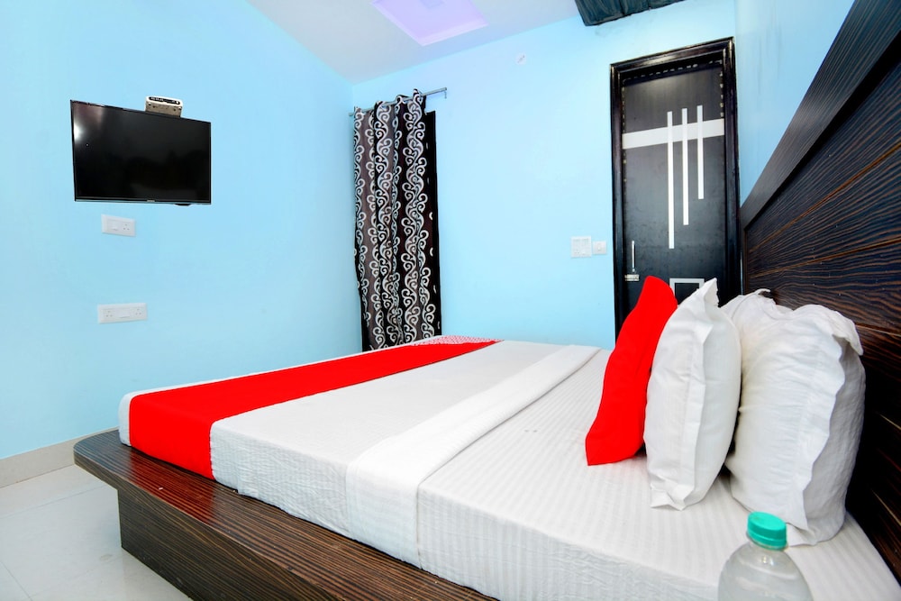 OYO 37809 Hotel Royal Lifestyle view 5
