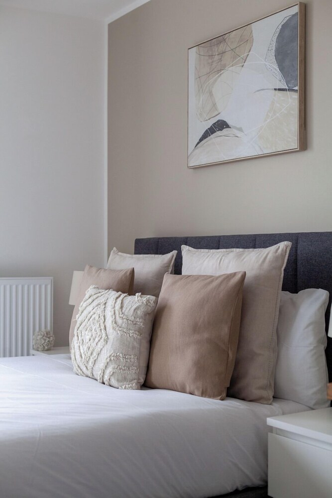 The Colindale Luxury Apartment