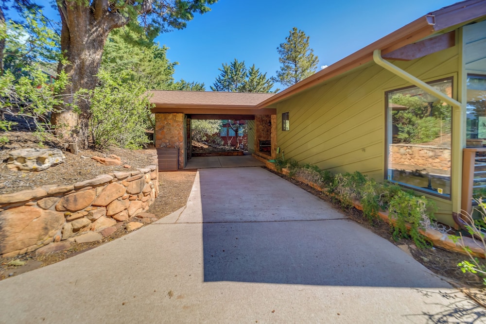 Chic Arizona Retreat w/ Hot Tub, Fire Pit  Deck! - Property Image 7