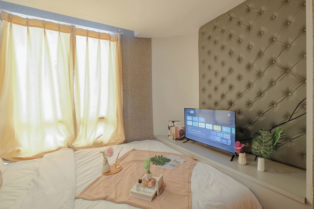 2Br Apartment Connected To Mall At Cinere Bellevue Suites