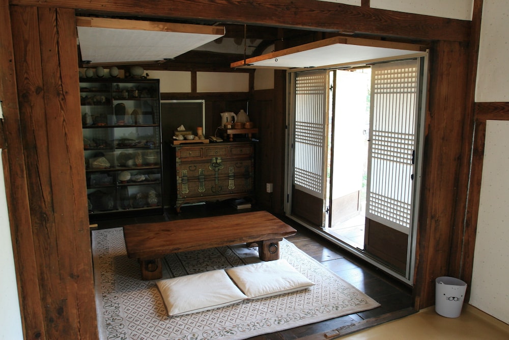 Yi Jin-rae's Historic House