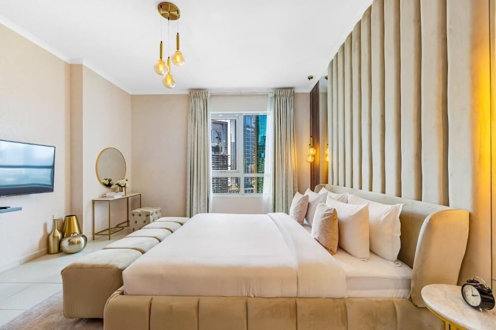 Durrani Homes - Modern Living 3br with Burj Khalifa and Fountain View - third room without partition