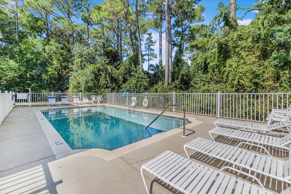 Laguna Breeze C