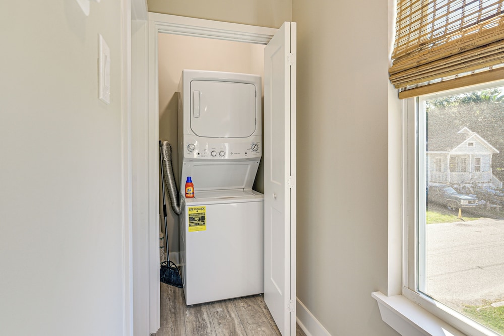 1 Mi to Galveston Beach, Seawall: New Tiny Home!