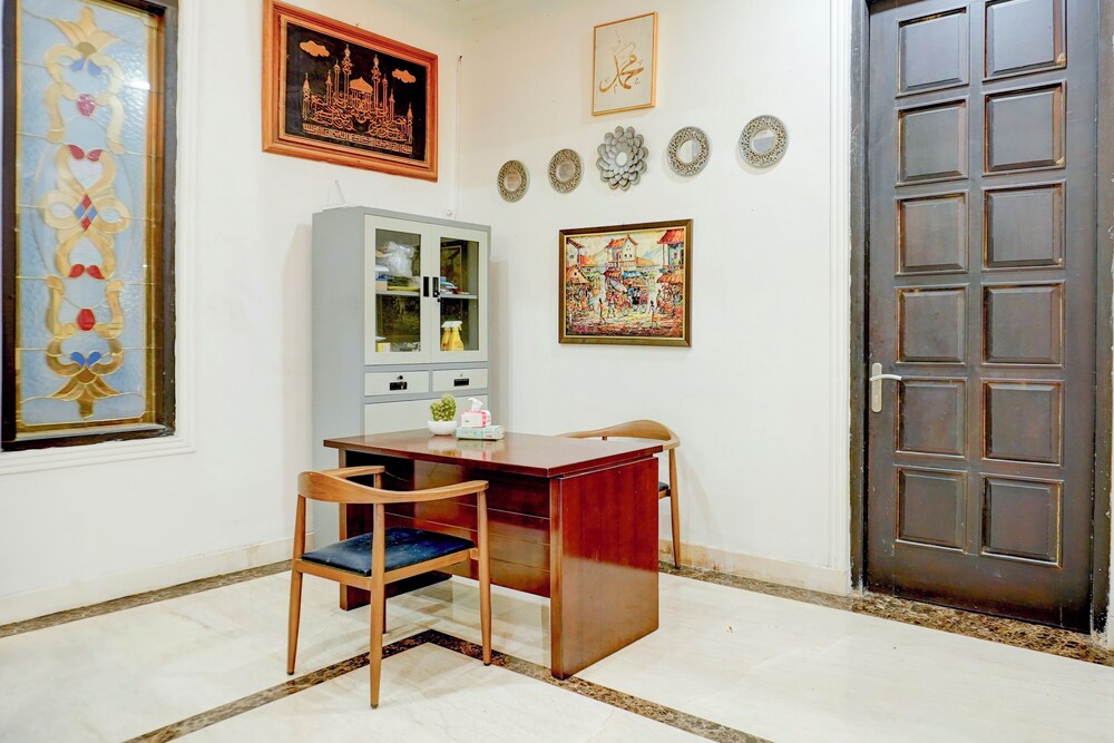 Hotel O Stasiun Cirebon Kejaksan Near Alun Alun Cirebon Formerly Family Homestay
