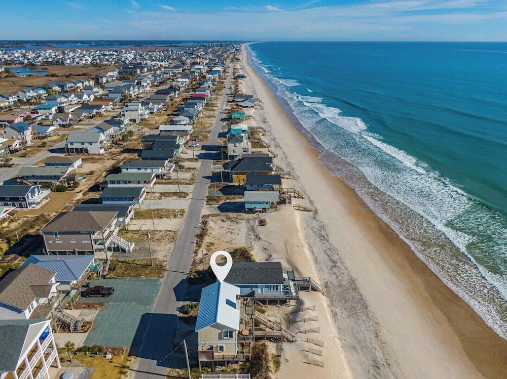 Sunflower Beach House by Topsail Realty