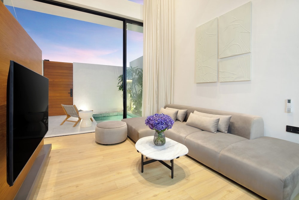 The Oasis II Townhouses by BREIG